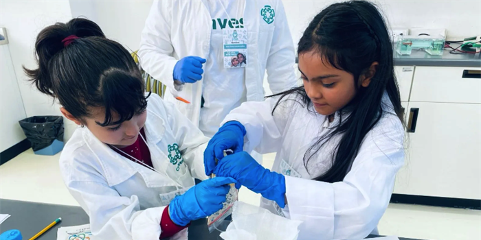 LANGEBIO Irapuato acerca a las niñas a la ciencia