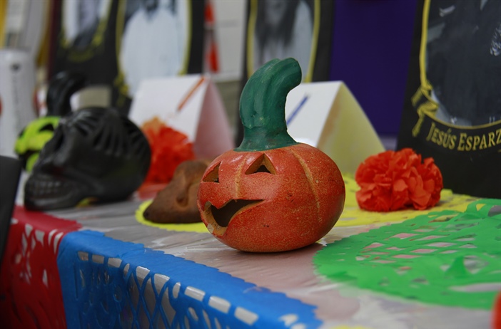 Ofrenda del Departamento de Investigaciones Educativas.