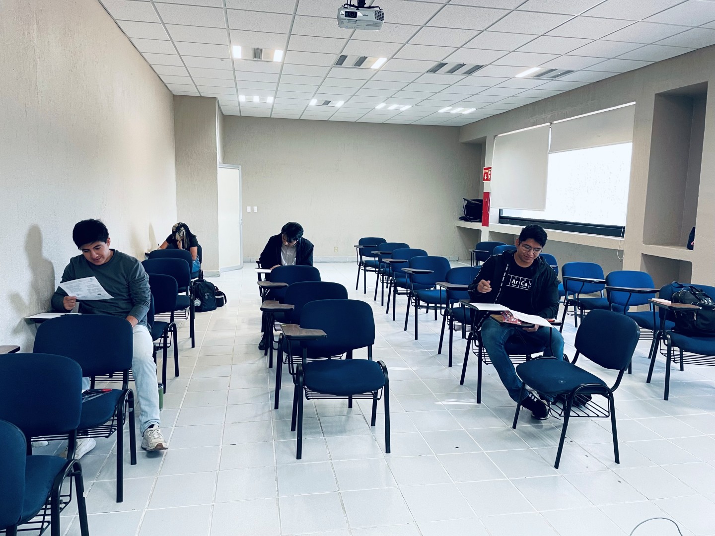 Examen del curso de Mecánica de Materiales para alumnos de Maestría