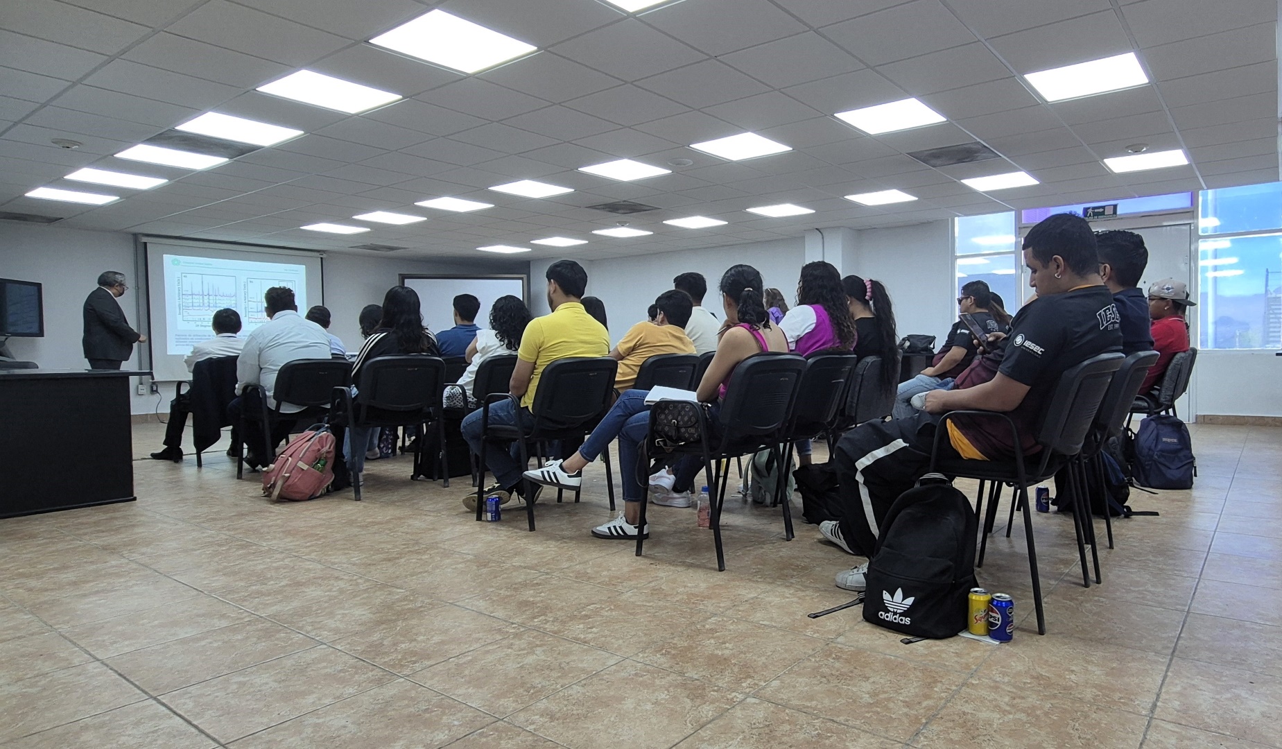 Platica Dr. Rendon en Jornadas Cerámica