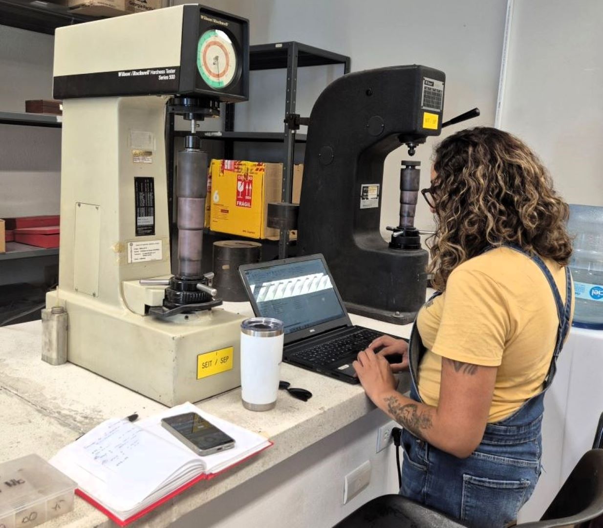 Prueba de Impacto en Laboratorio de Ensayos Físicos